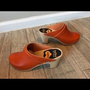 SWEDISH HASBEENS ORANGE CLOG WOODEN HEEL SANDALS SIZE 38